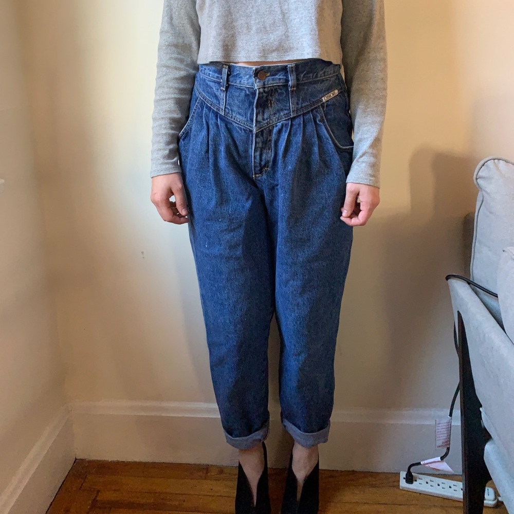 Super high waisted vintage jeans